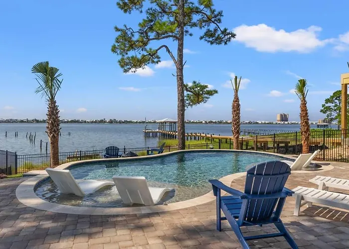 Holiday home Lux Home, Heatd Pool*, Hottub, Firepit, Pier,fence Gulf Shores
